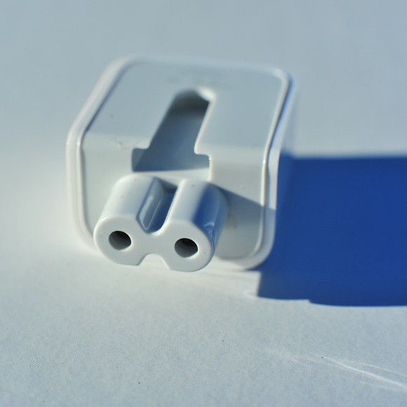 Apple Connector To US Power Adaptor to Cable White - Picture 3 of 4